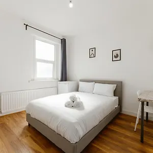 Leyton Comfy Double -50 Maison d'hôtes