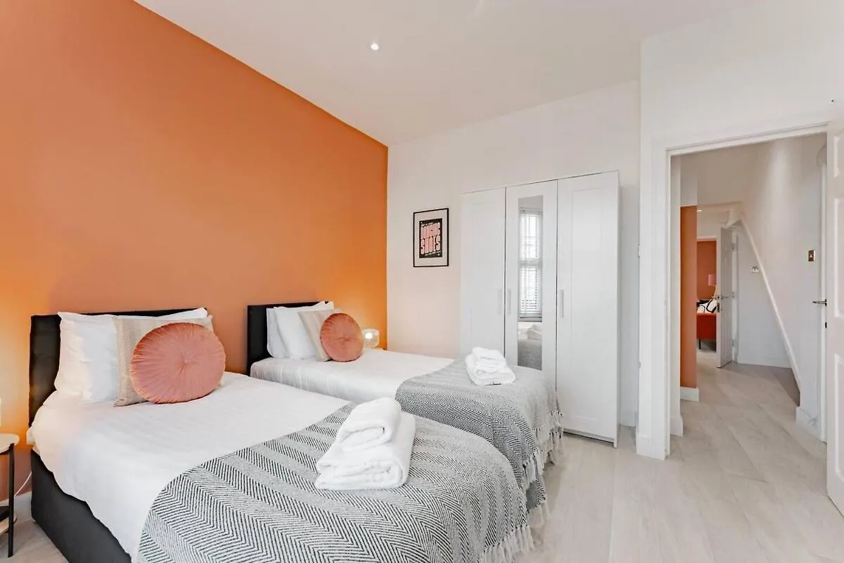 Apartmán The Shamrock Sleek And Chic - Private Garden - Ground Floor - East London - Sleeps 6 0*,  Velká Británie
